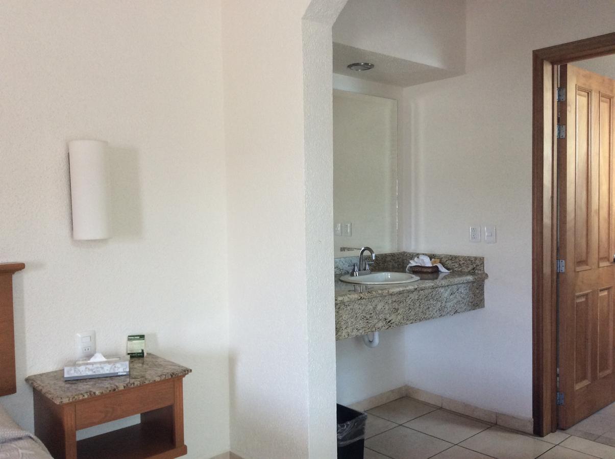 Hotel Fuerte Real Ciudad Guzman Chambre photo